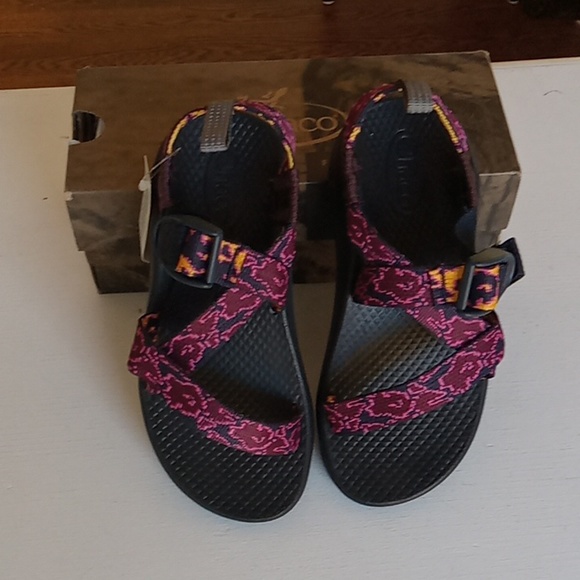 Chaco big kid sandals-NEW - Picture 1 of 5